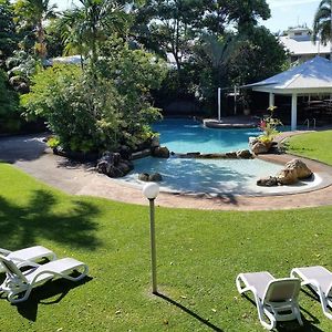 Studio Pool View